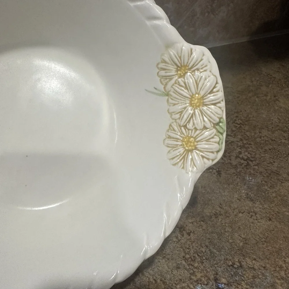 Vintage 1960's Poppytrail Metlox Sculptured Daisy Serving Bowl Handles 7 